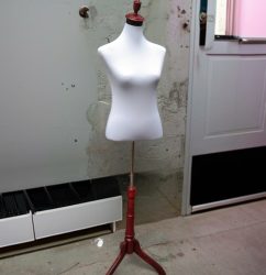 white premium half body mannequin for professionals